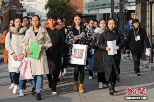 当演员应该报考哪些学校？演艺之路的学府选择