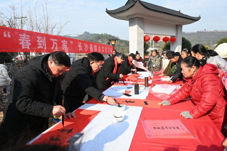 长沙县青山铺发展呈现双刃剑效应，最新动态解析