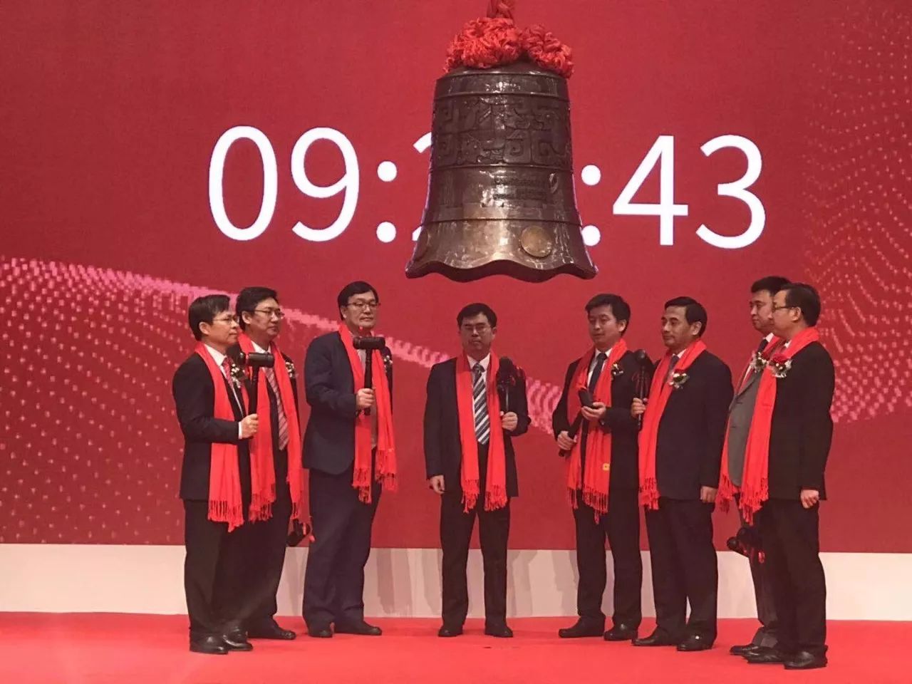 恒荣上市，学习、变革与自信的华丽征程